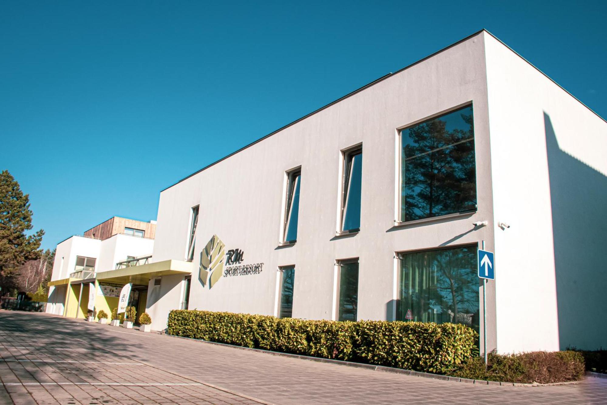 Rm Hotel Wellness & Congress Prievidza Esterno foto
