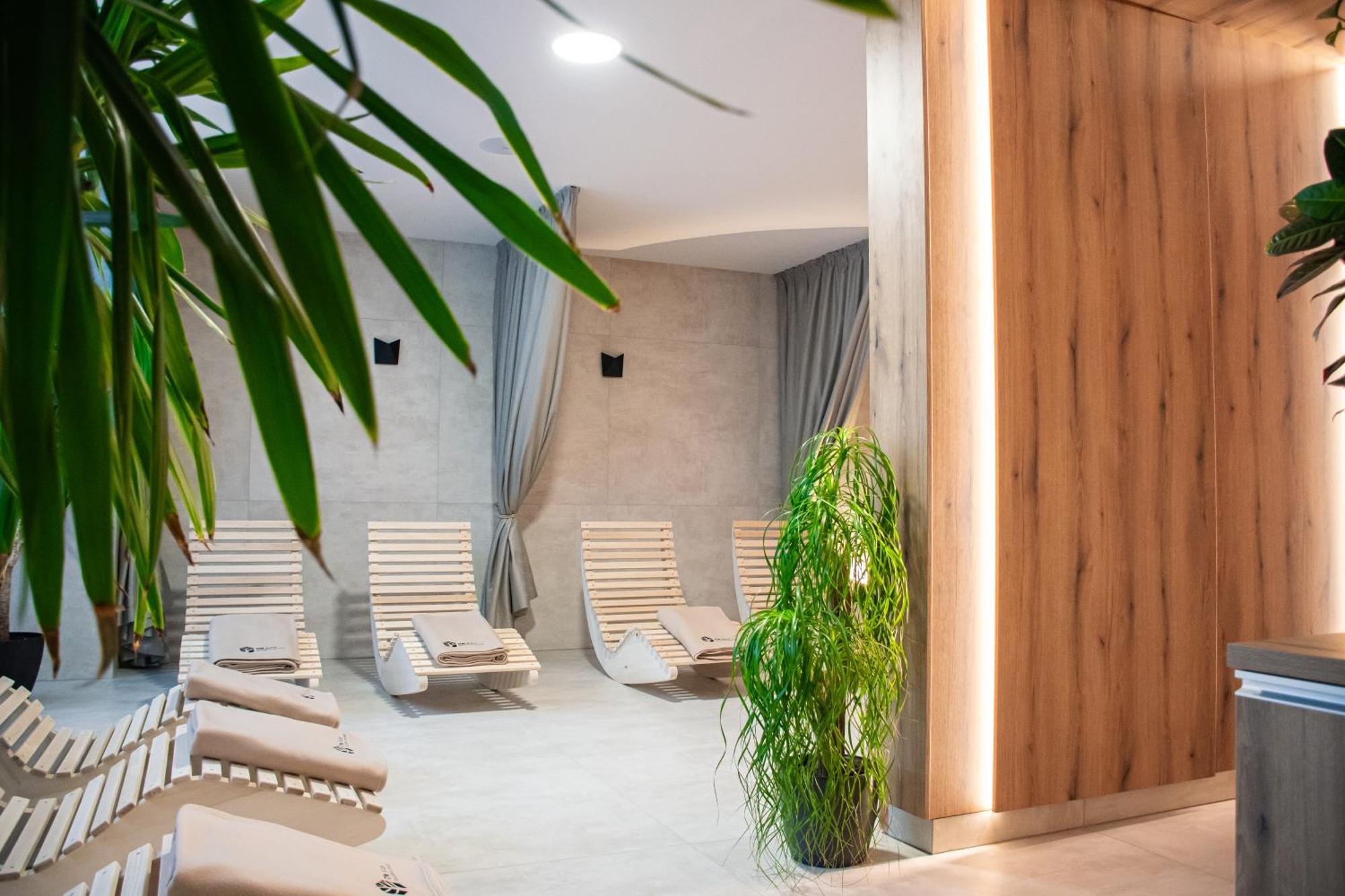 Rm Hotel Wellness & Congress Prievidza Esterno foto