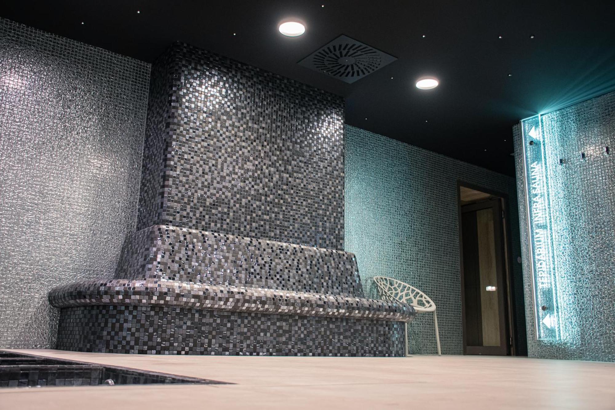 Rm Hotel Wellness & Congress Prievidza Esterno foto