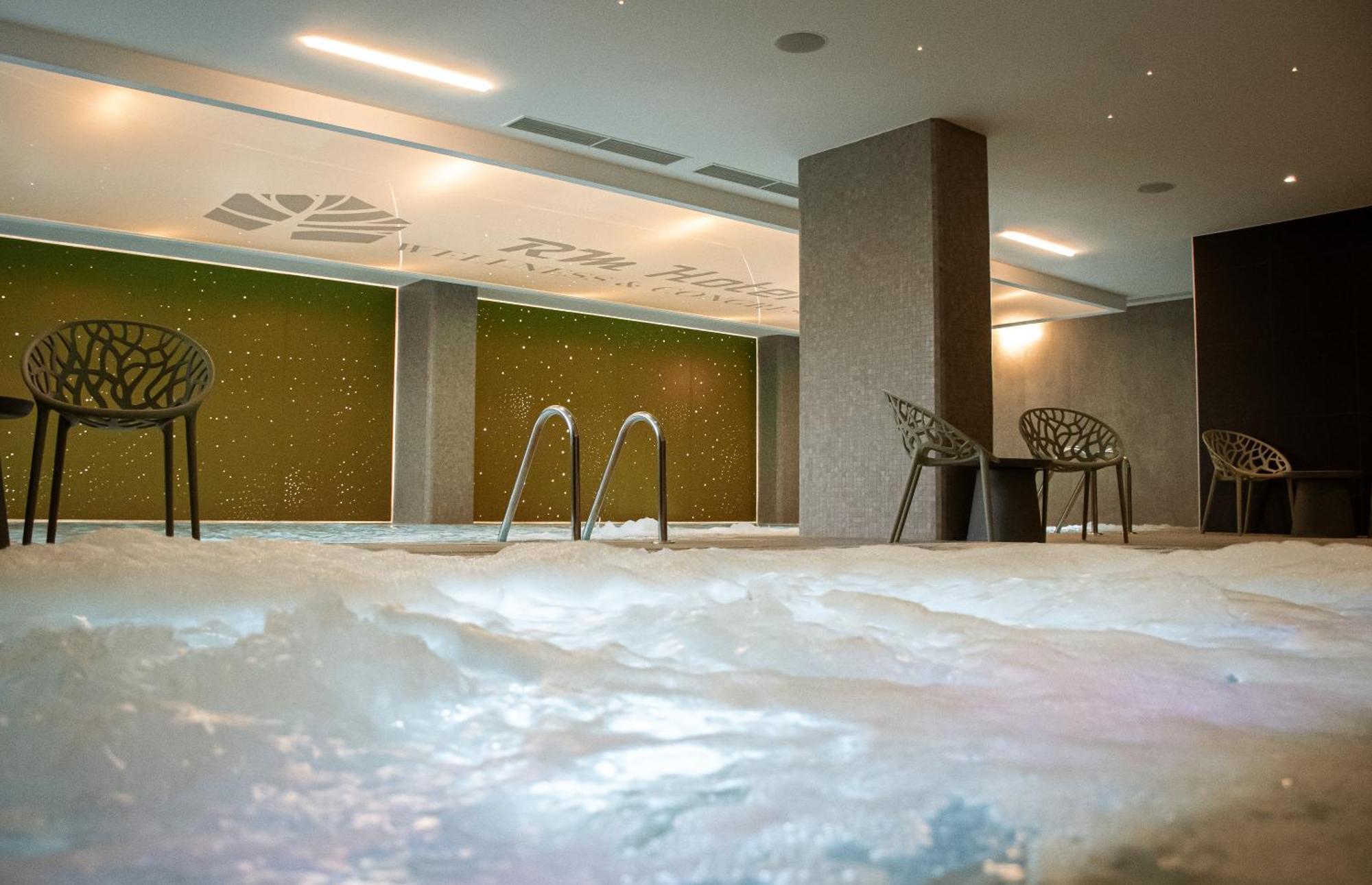 Rm Hotel Wellness & Congress Prievidza Esterno foto