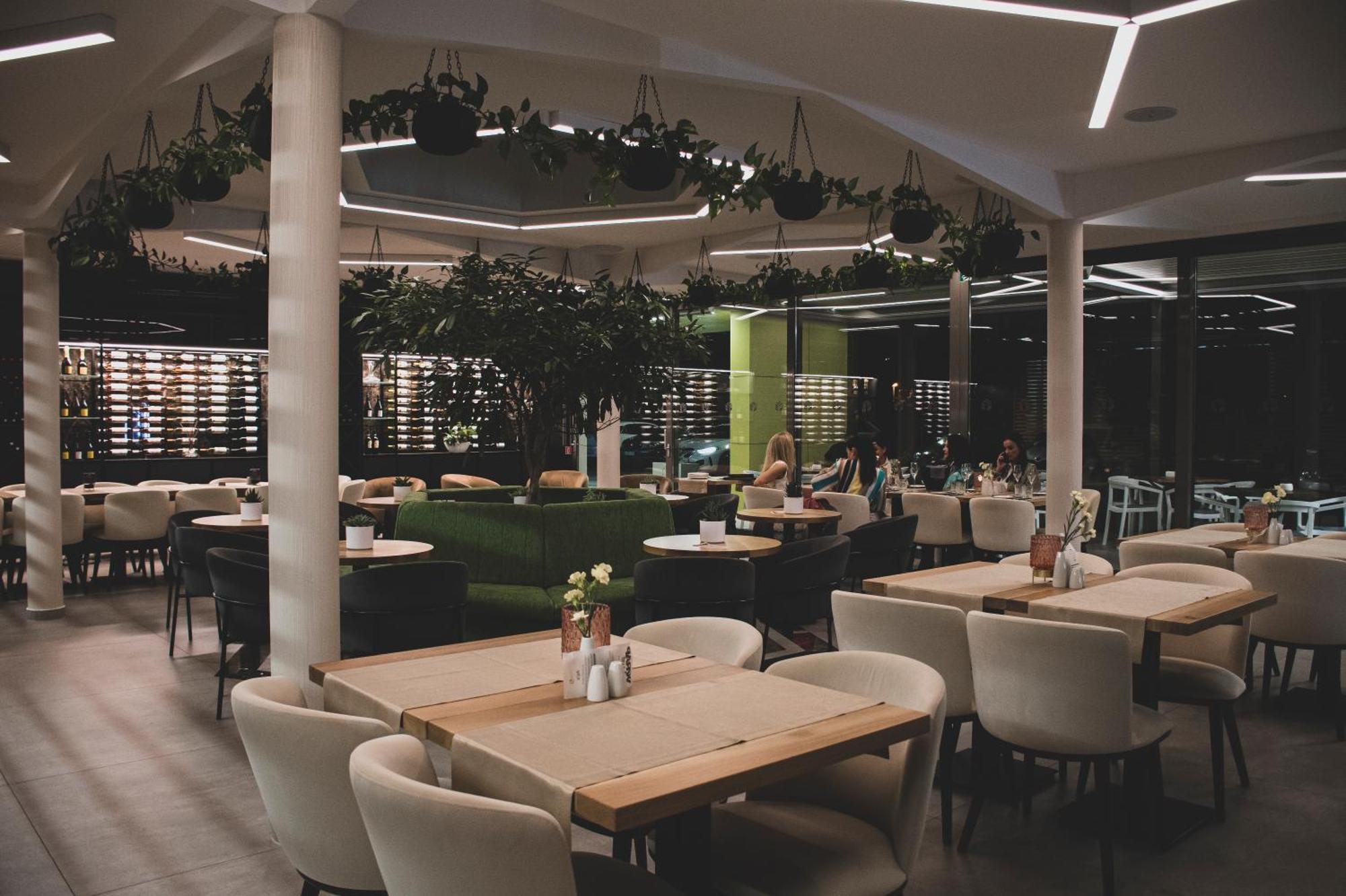 Rm Hotel Wellness & Congress Prievidza Esterno foto