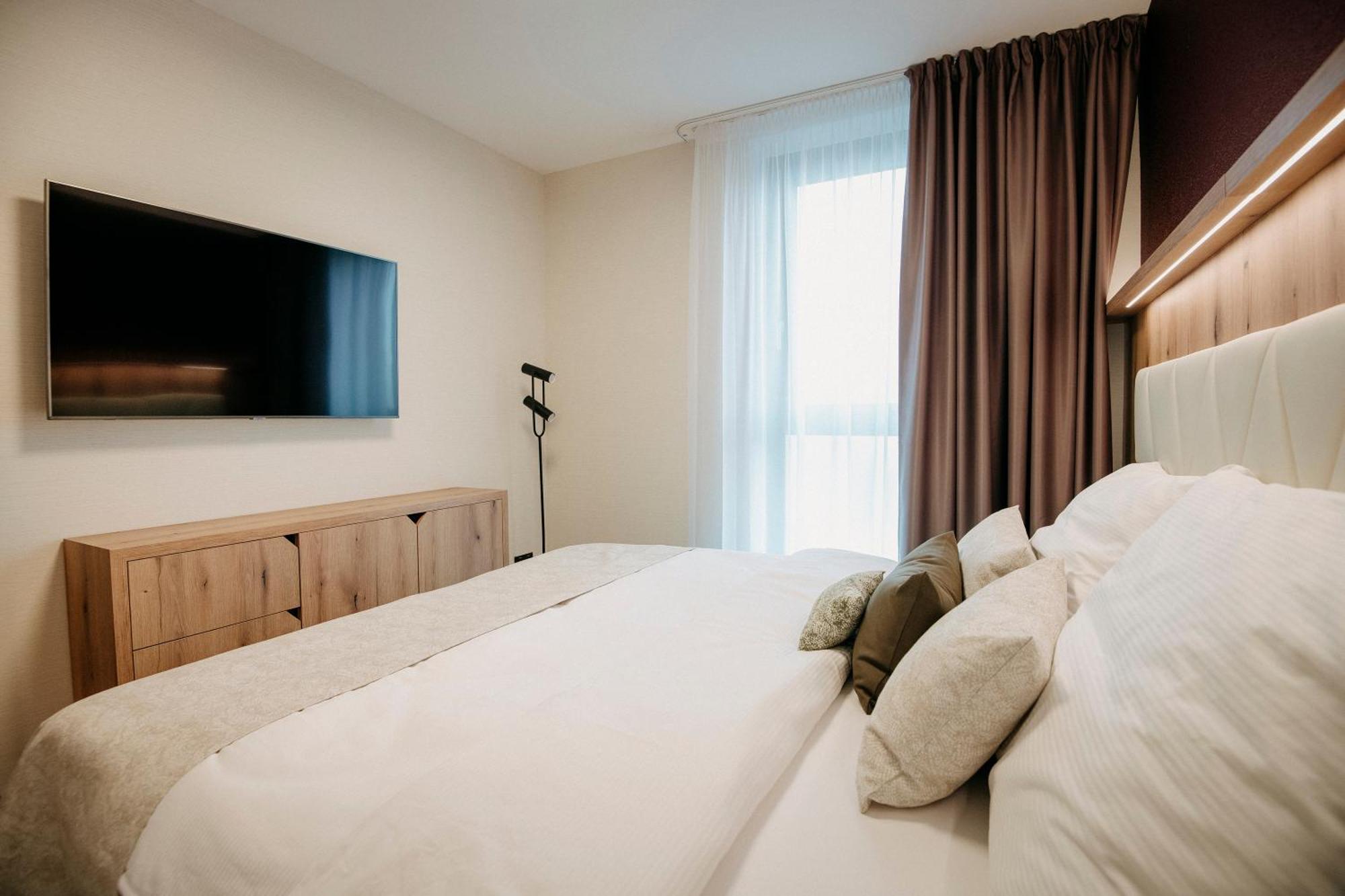 Rm Hotel Wellness & Congress Prievidza Esterno foto