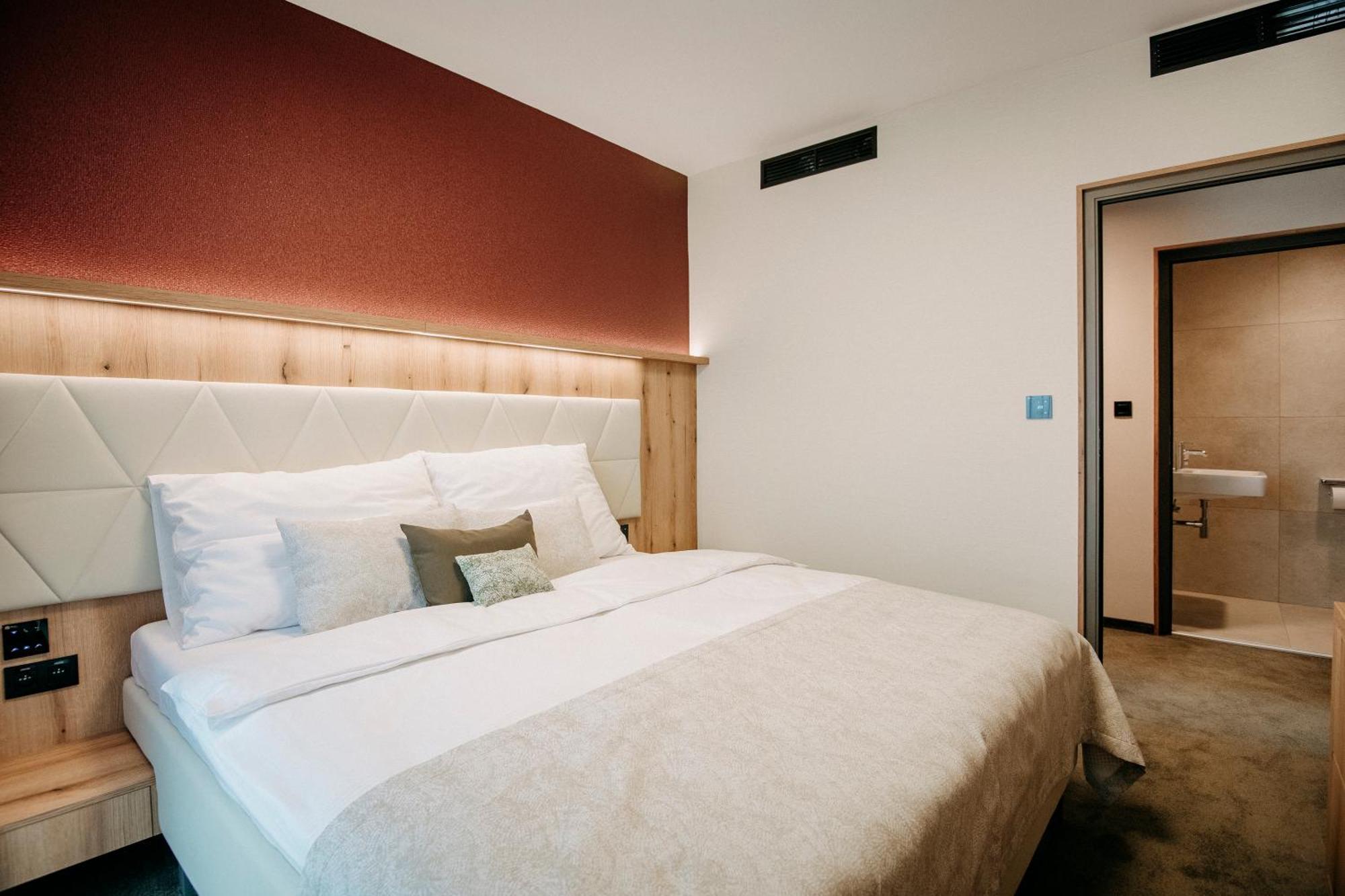 Rm Hotel Wellness & Congress Prievidza Esterno foto