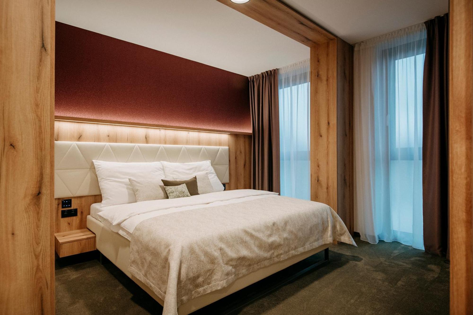Rm Hotel Wellness & Congress Prievidza Esterno foto