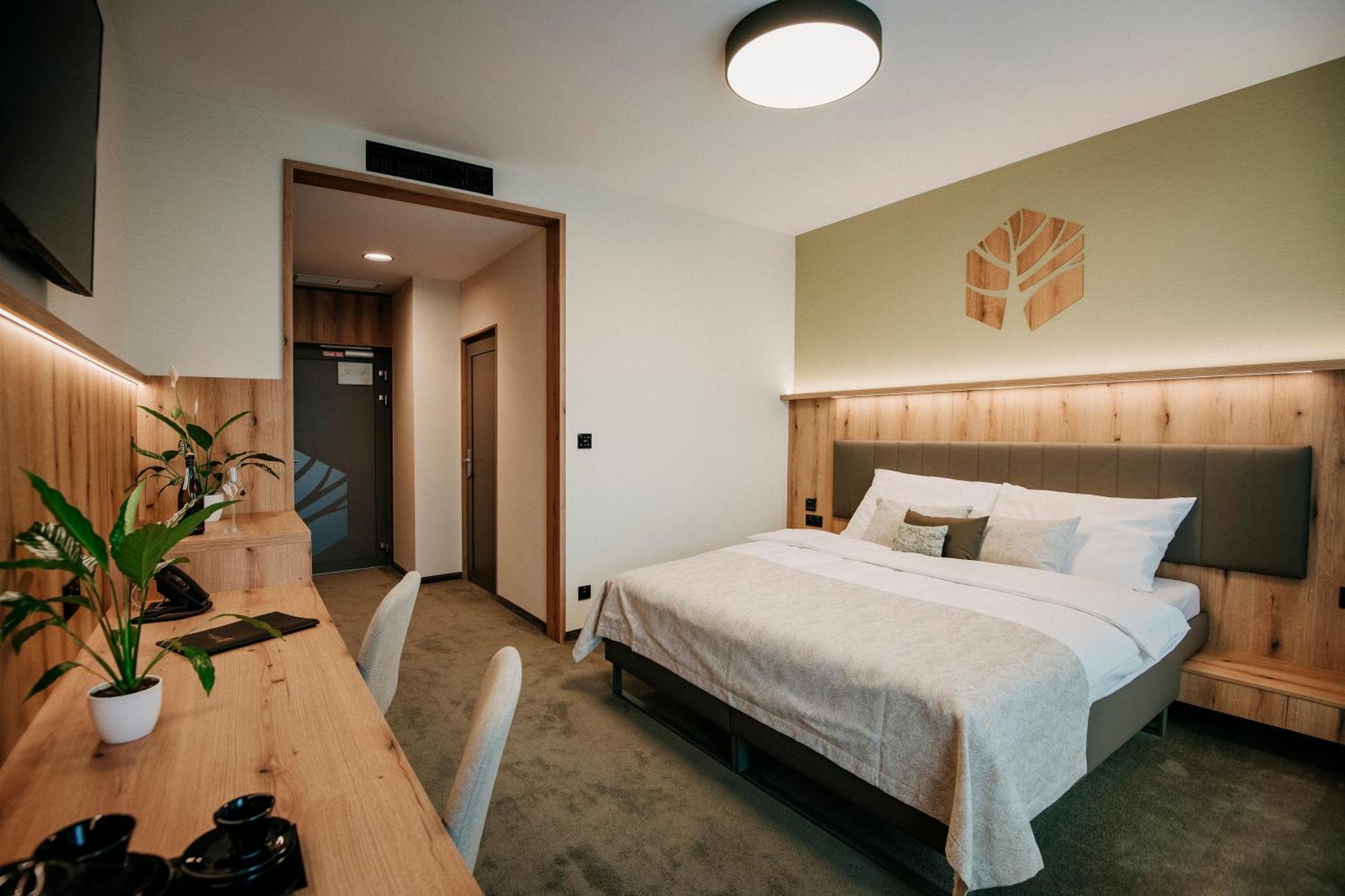 Rm Hotel Wellness & Congress Prievidza Esterno foto